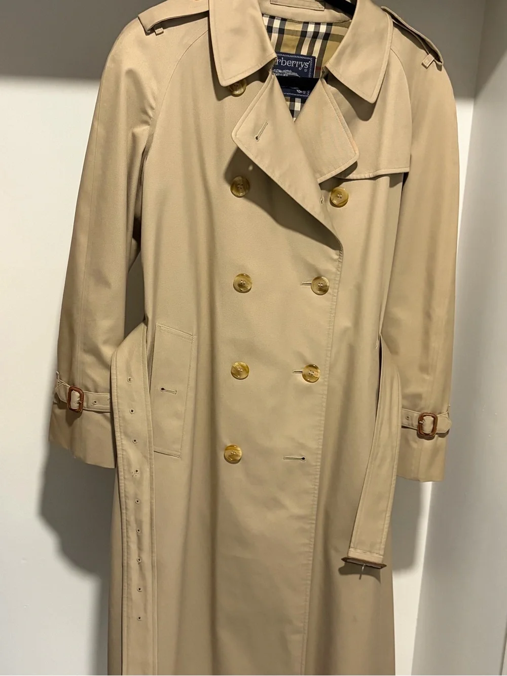 Burberry woman’s khaki Double-Breasted Trench Coat with Belt  and tartan lining - Picture 9 of 10